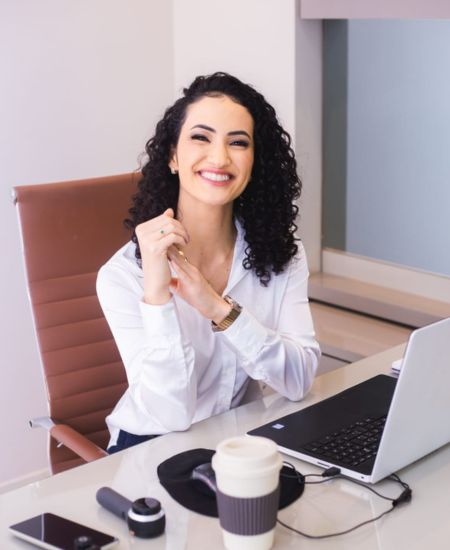 Foto Dra. Jade Gomes Oliveira